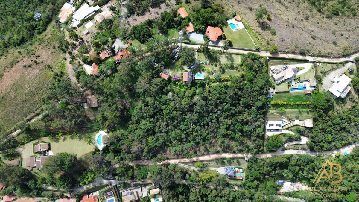 Lote 2.174 m² à Venda no Condomínio Mundéus, Itaipava