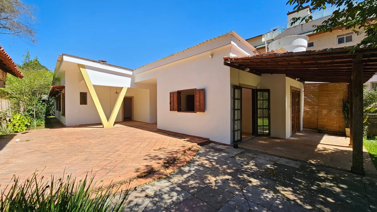 Casa 5 Quartos 250 m² à Venda em Itaipava, Petrópolis