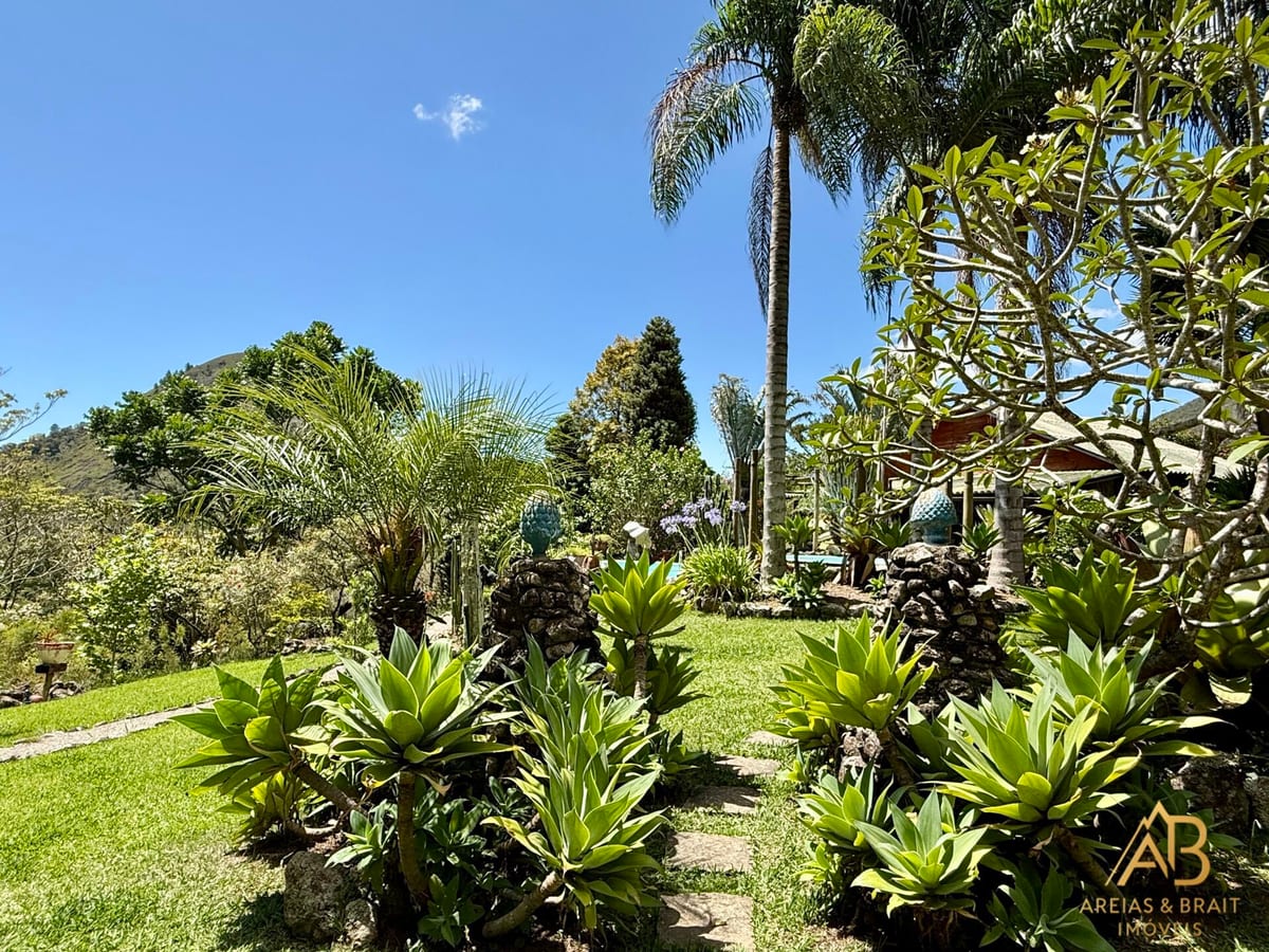 Sítio 6 Suítes 28.400 m² à Venda em Itaipava, Petrópolis