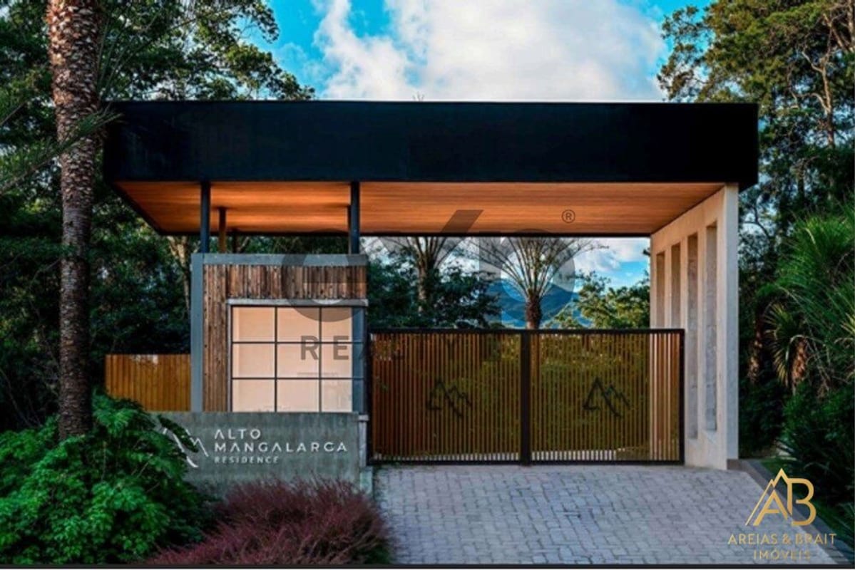 Alto Mangalarga: Casas 4 Quartos à Venda em Itaipava