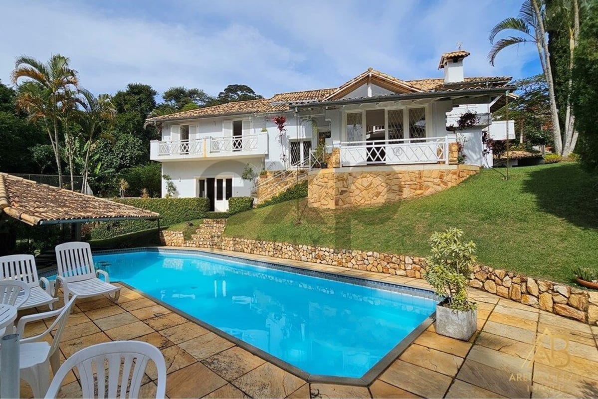 Casa em Condomínio 3 Suítes à Venda em Itaipava, Petrópolis