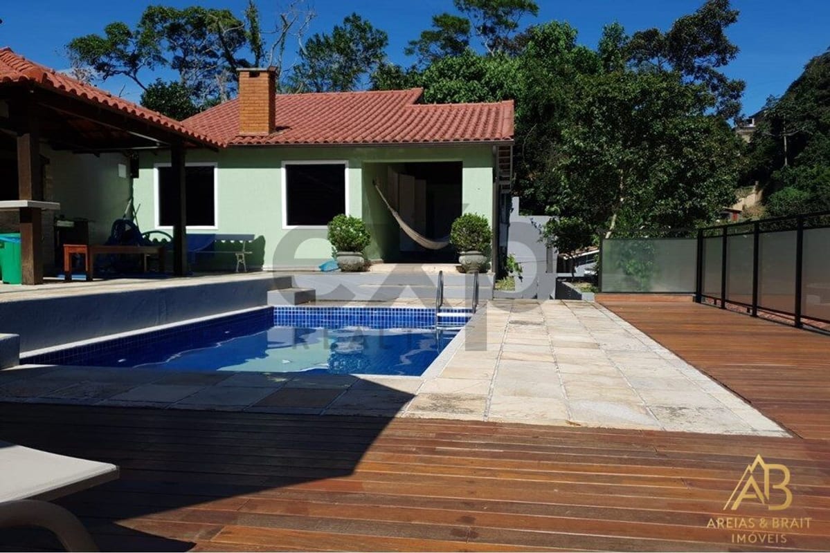 Casa 4 Quartos à Venda no Quarteirão Ingelheim, Petrópolis